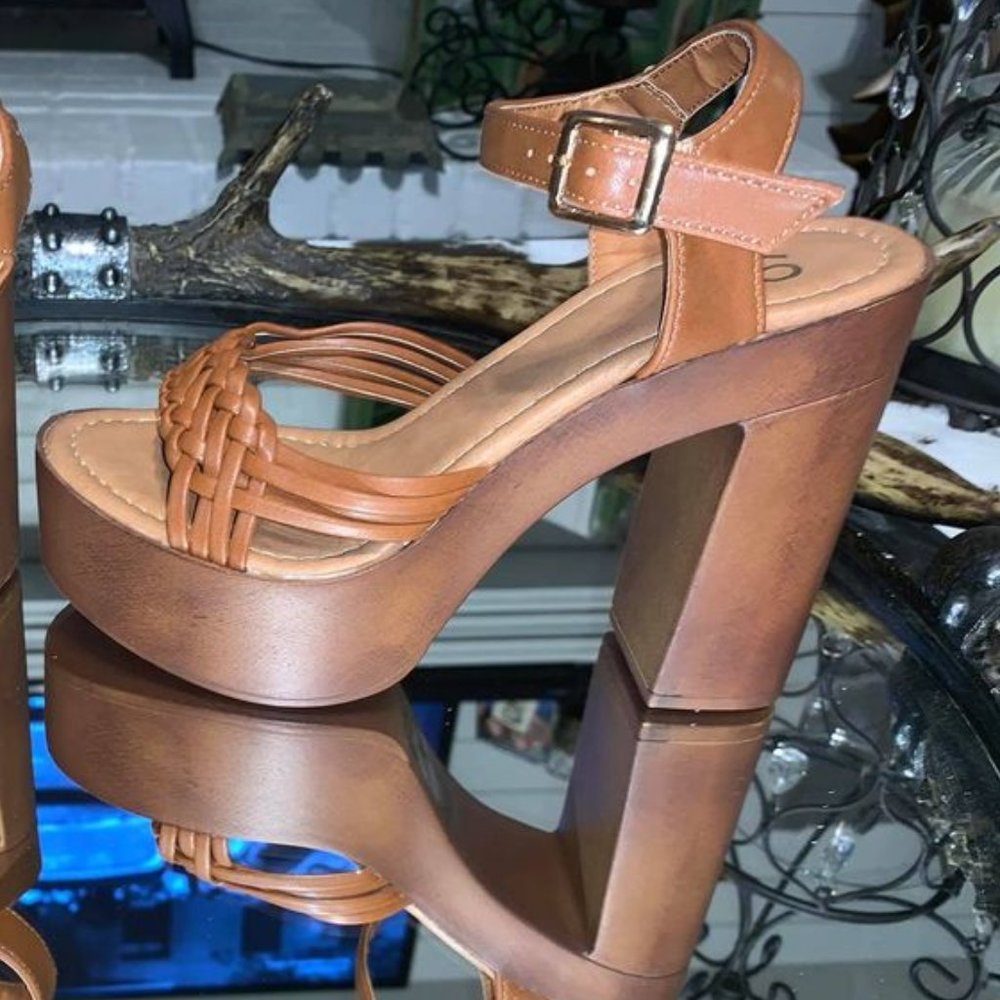 STRAPPY SANDALS